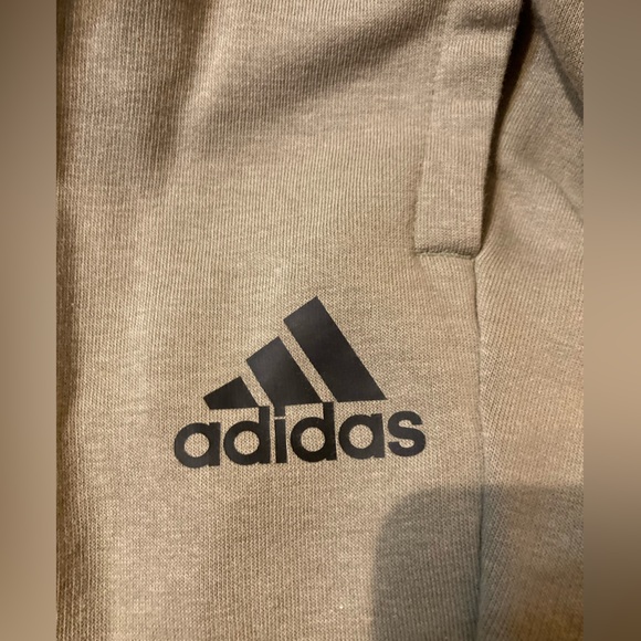 Men’s Adidas size X-Large, greenish khaki drawstring, sweatpants with pocket - Picture 2 of 8